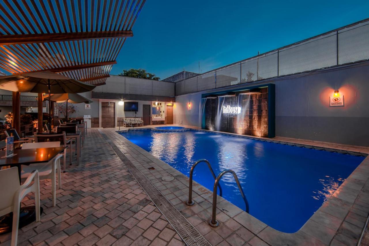Inhouse Culiacan Exterior photo